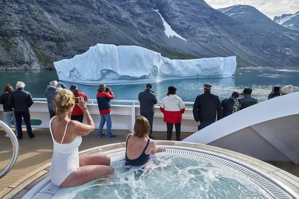 Seabourn Quest - Whirlpool 2, Credit. Mike Louagie.jpg